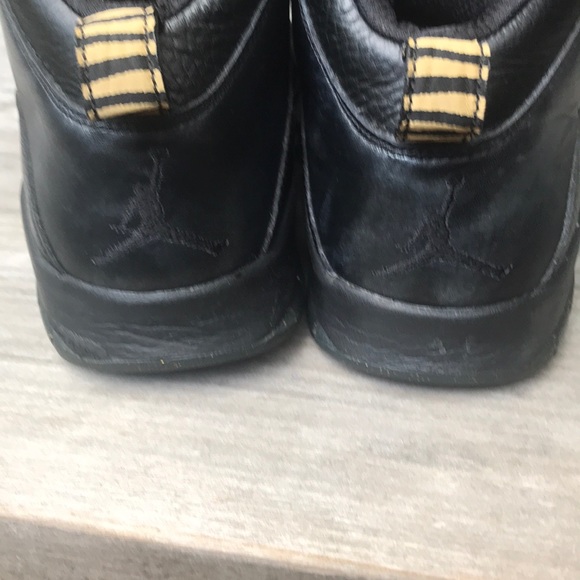 Air Jordan NYC black and Gold sneakers - Picture 3 of 8